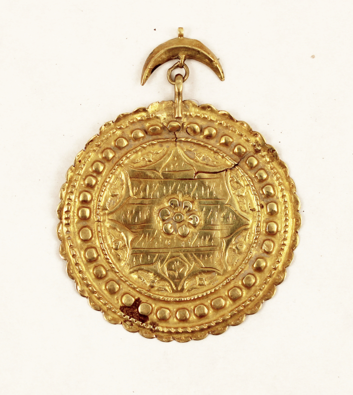 Persian gold amulet