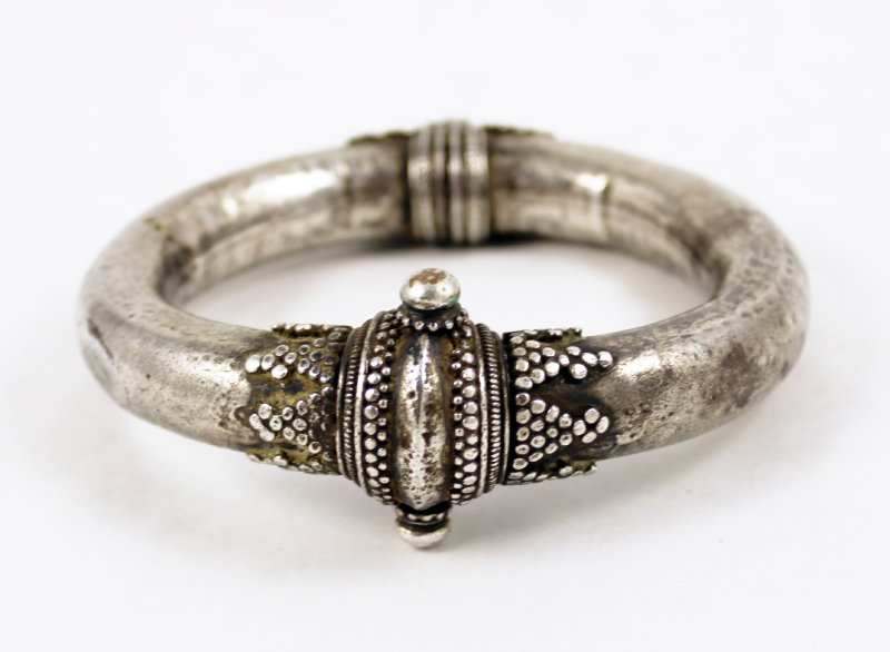 Vintage Original antique worn old silver bangle bracelet unique design rare  indian tribal womens jewelry for belly dnaceghoomar dance cb02  TRIBAL  ORNAMENTS